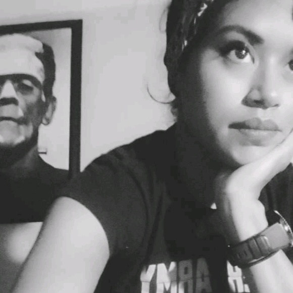 Meet your Posher, Krys - Picture 3 of 3